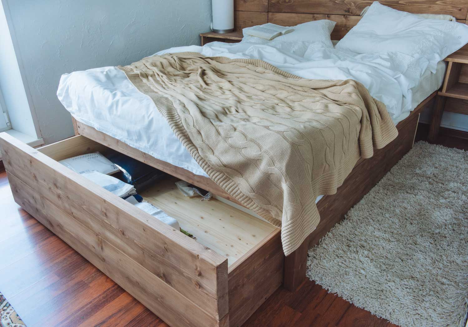 Кровать из сосны с ящиками